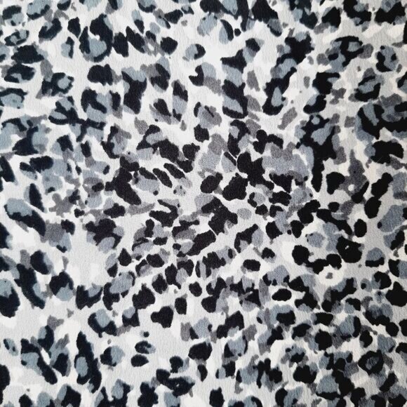 BANANA REPUBLIC High-Low Hem Lightweight Short Sleeve Leopard Blouse Top Sz XL - Picture 4 of 11